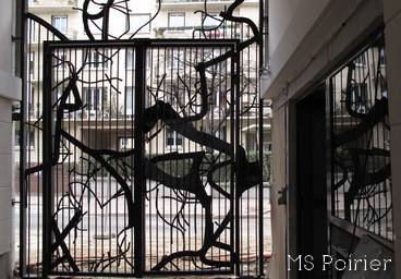 porte d'entrée d'immeuble cogedim