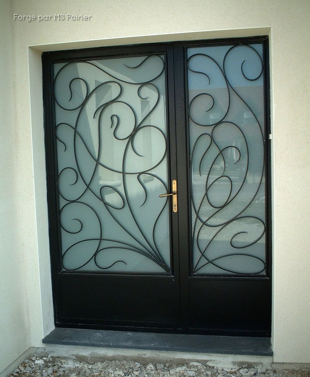 Porte d'entrée en fer forgé avec verre feuilleté opale