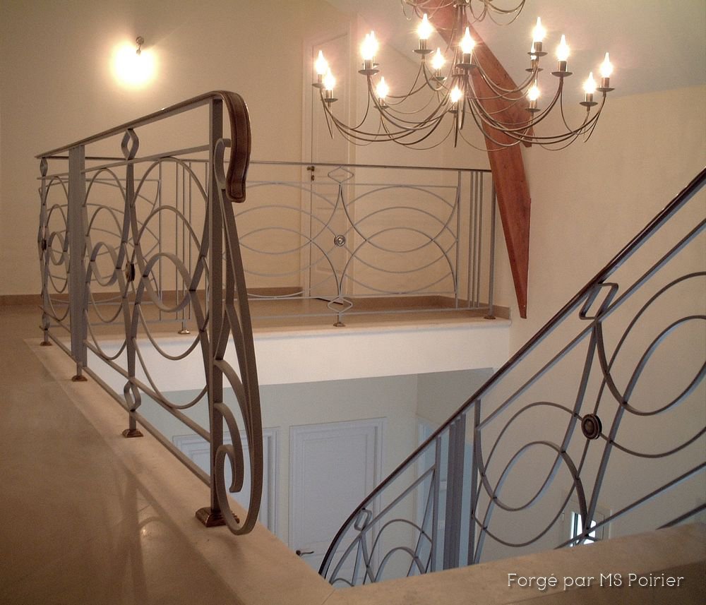 garde-corps de grande longueur en fer contemporain style ART DECO