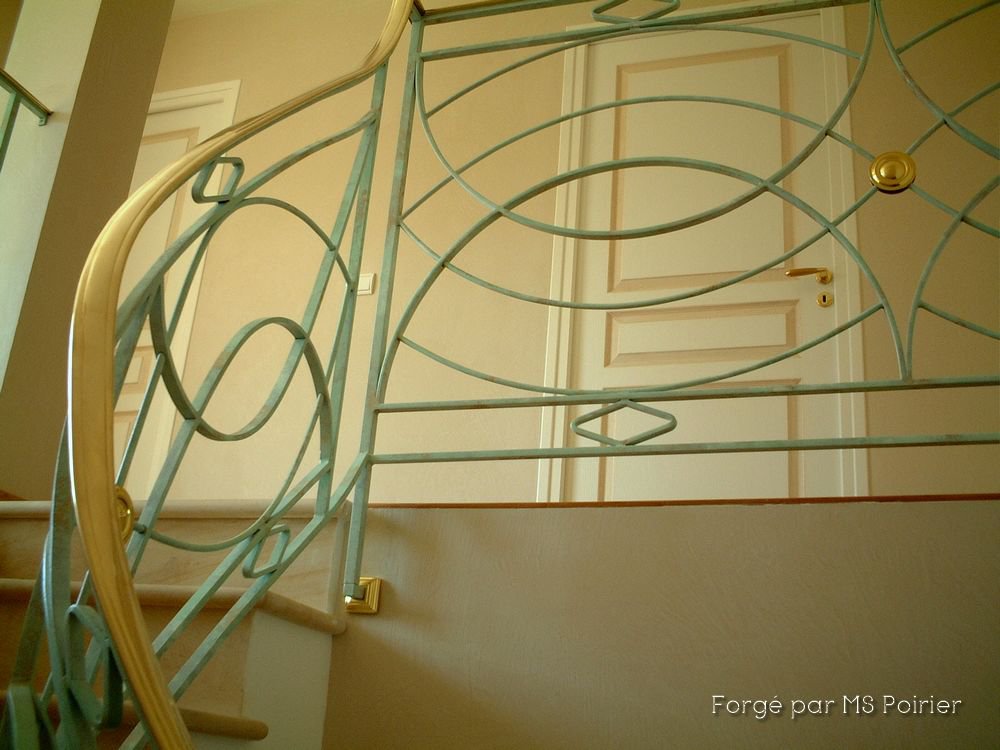 Arrivée sur palier d'une rampe d'escalier Art Déco Bronze