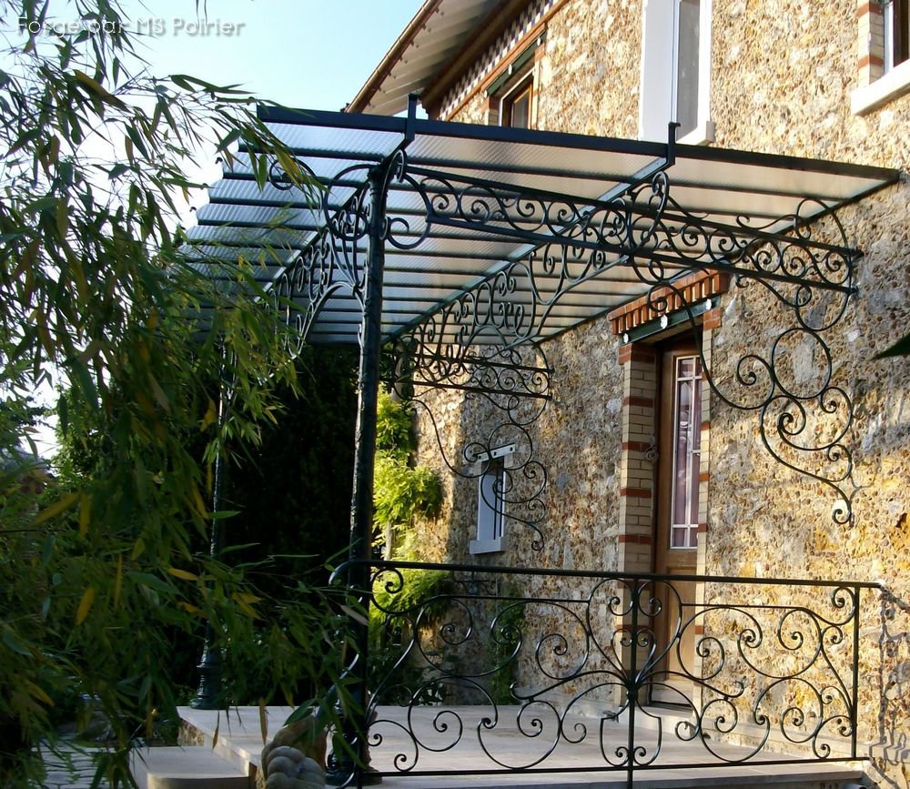 Auvent une pente sur maison en meulière